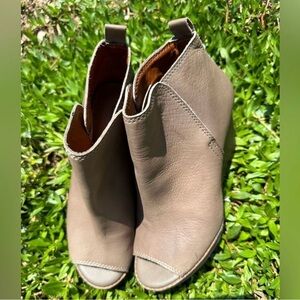 Lucky Brand Leather Open Toe Wood wedge Ankle Booties Women’s sz 6.5
